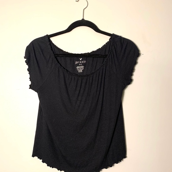 American Eagle Outfitters Tops - BLACK OFF THE SHOULDER LETTUCE EDGE CROP TOP AMERICAN EAGLE